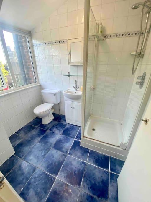 Penthouse Studio With 2 Double Beds & Smart Tv. Great London Location Apartment Exterior foto